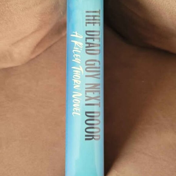 **NEW & SEALED** The Dead Guy Next Door by Lucy Score, Bookish Box Darkly - Picture 6 of 11